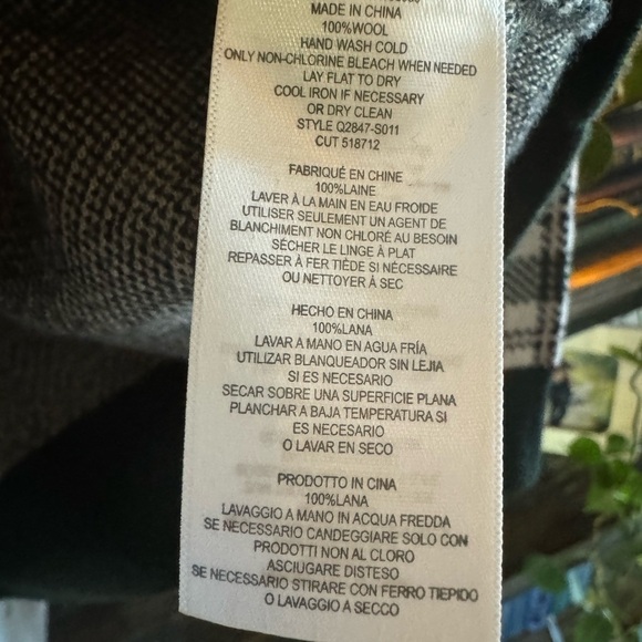 Equipment Plaid Wool Sweater - size Medium - Picture 5 of 6